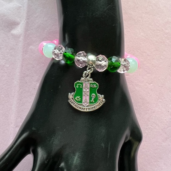 Alpha Kappa Alpha Bling Natural Agate Shield Charm Bracelet - Picture 1 of 7